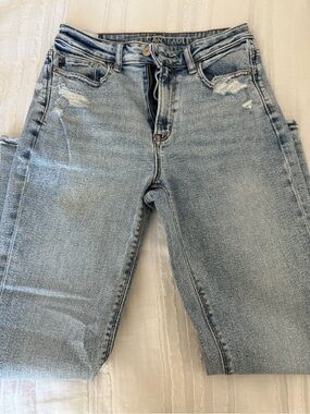 American Eagle Outfitters Light Blue High-Rise Distressed Jeans